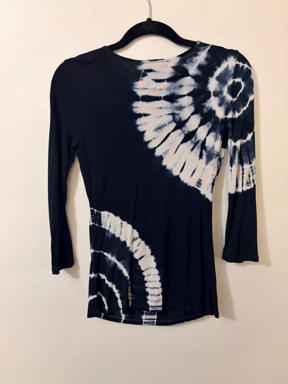 INC International Concepts Navy and White Tie-Dye Keyhole Long Sleeve Top - Picture 5 of 5